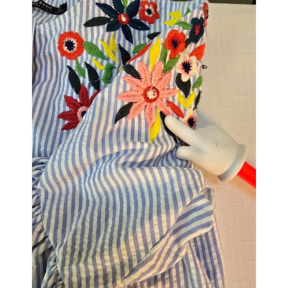 Zara Basic Floral Embroidered Seersucker Bell Sleeve Top Blue White Stripe XS - Picture 8 of 8